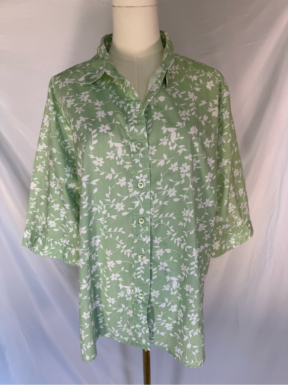 American Sweetheart Sage Green White Floral Button Down Blouse 3/4 Sleeve